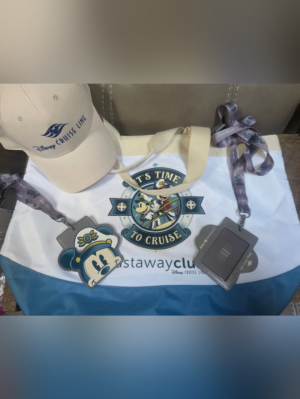 *NEW* Disney Cruise Line Castaway Club Lot - New Tote Bag, Hat, & 2 Lanyards